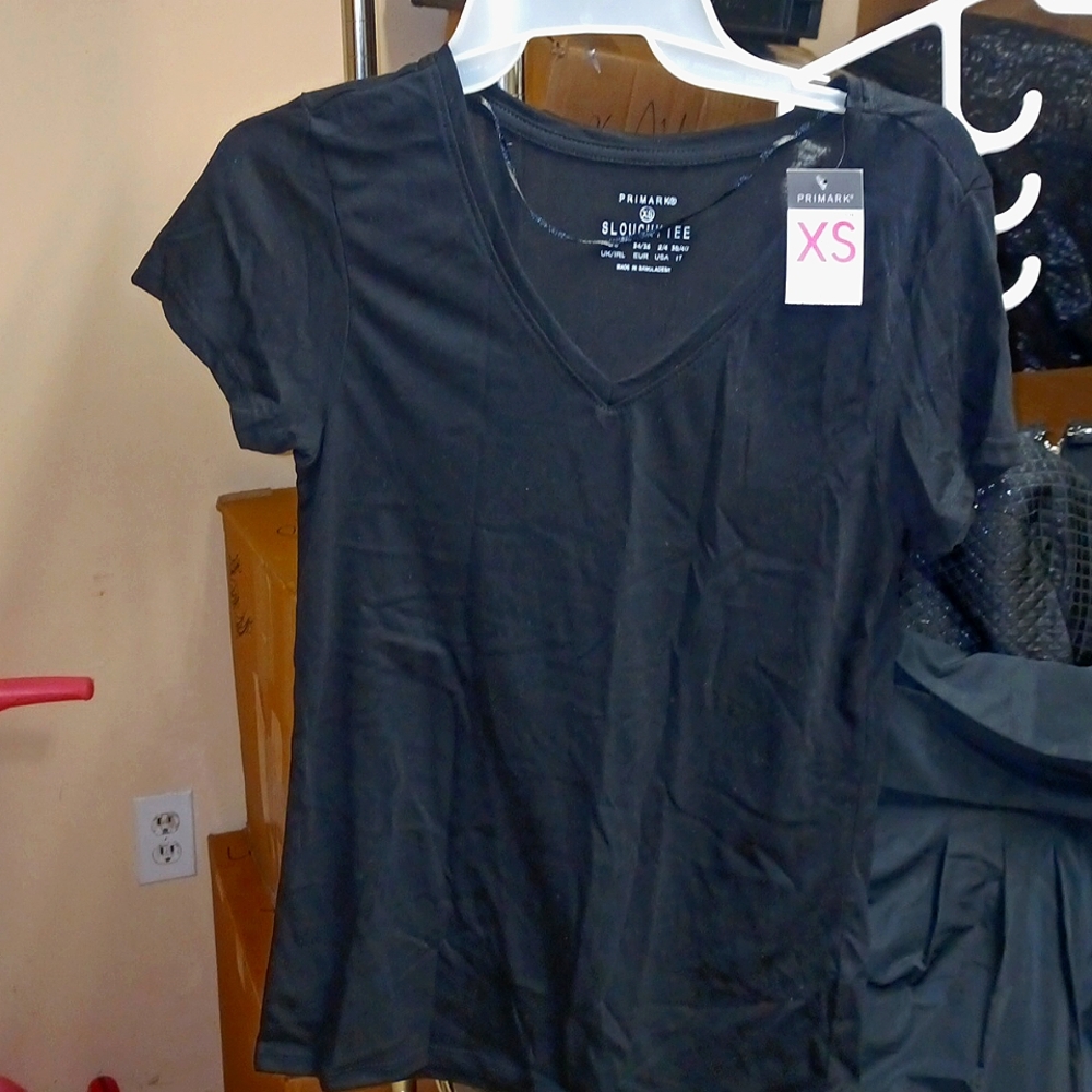 Primark-NWT-BLACK-V-NECK- SHORT SLEEVE TEE-XS